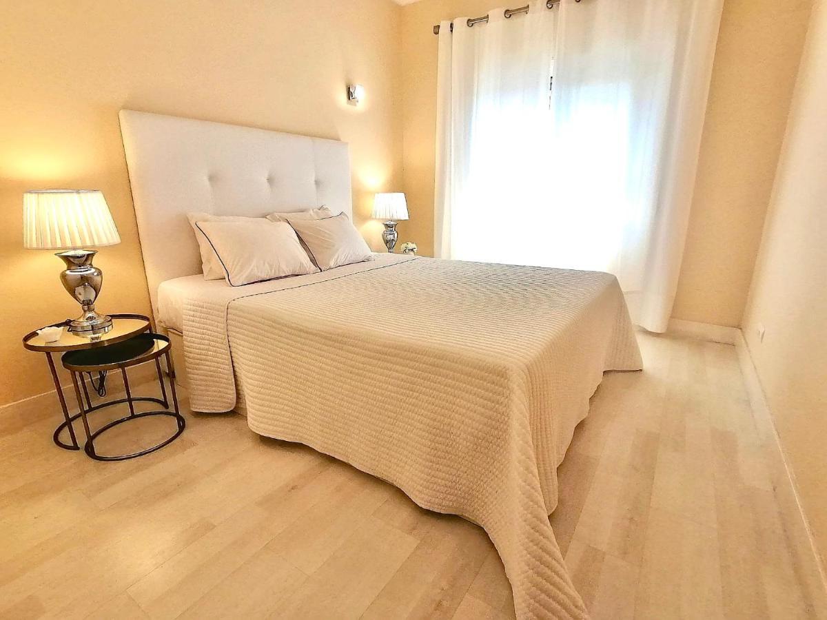 Beachfront Seaview Litoralmar Apt, Fast Wifi, Airco, Pool, Private Parking Portimão Kültér fotó