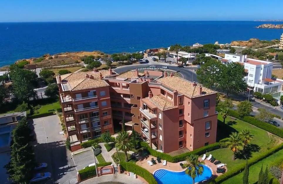 Beachfront Seaview Litoralmar Apt, Fast Wifi, Airco, Pool, Private Parking Portimão Kültér fotó